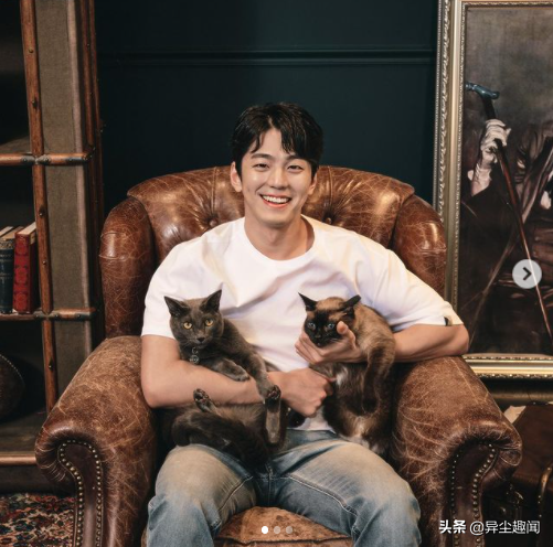 关于《社内相亲》金旻奎的6件事！游泳选手出身、私下是猫奴