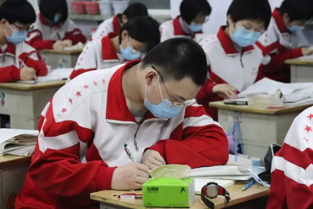 准高三学生，目前成绩只有416分，明年有希望上大学吗？