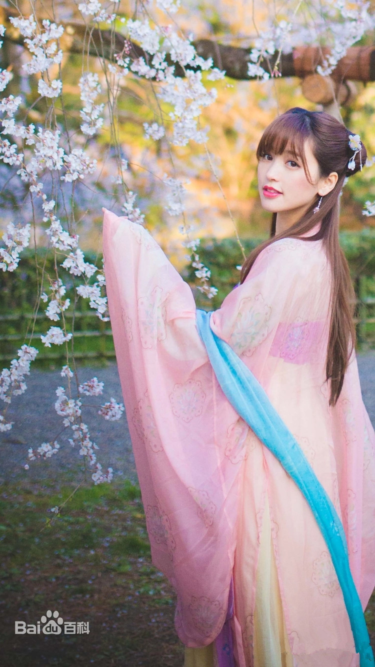 还记得《十八岁的天空》那年手中的《红色石头》吗