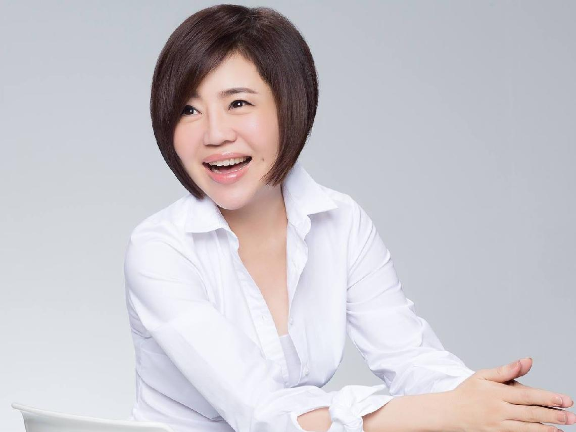 美女律师赖芳玉：为张清芳争取16亿赡养费，接手大S李靓蕾离婚案