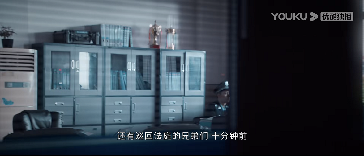 7.7分刷爆豆瓣，先锋国产悬疑剧《庭外》值得所有人入手