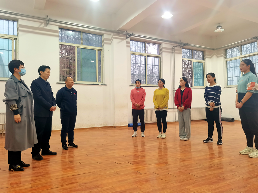 搭起“连心桥”—我校工会组织多彩活动增强凝聚力