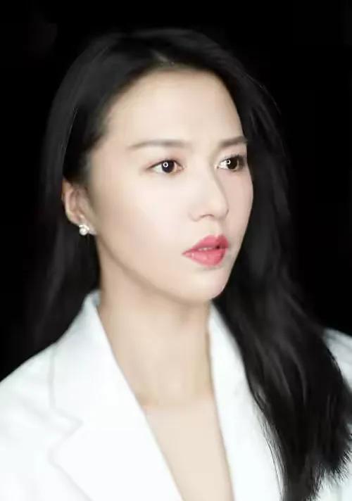 谭维维，10张精美的照片