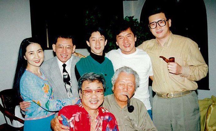 成龙私生女上演被嫌弃的一生如今放下一切重新来过