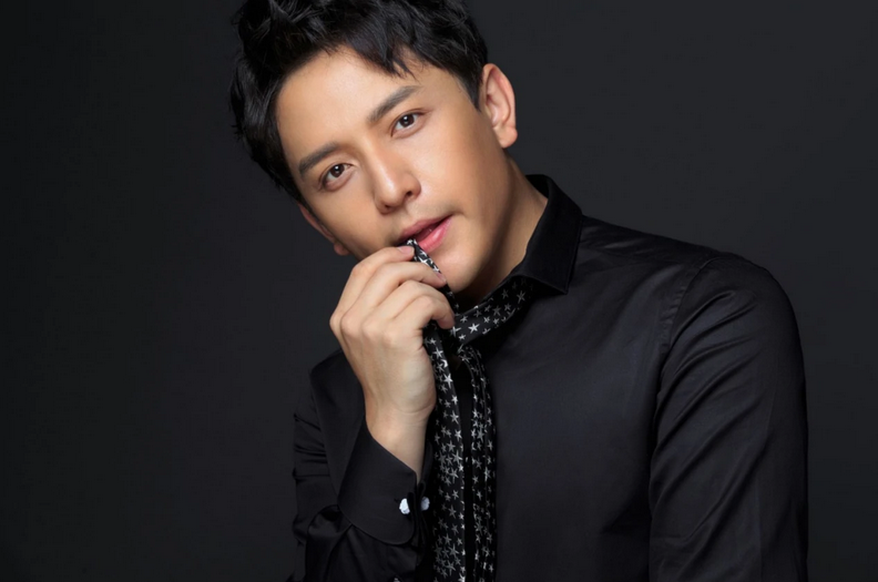 难出头的二线主持人：直播、跳槽、四处流窜，老实的斗不过精明的