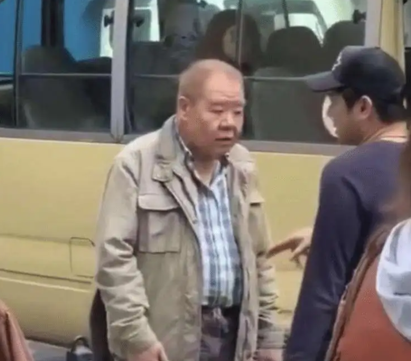 儿女败光家产、死后无人发现，这8位老港星的晚年实在太凄凉