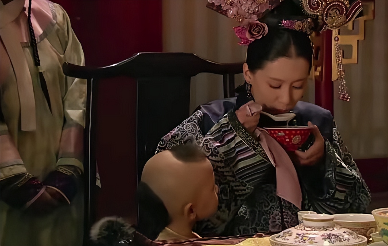 《甄嬛传》：同为侧福晋，孟静娴却完胜浣碧，她的心机你看懂了吗