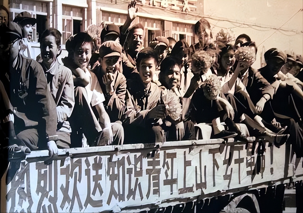 凤凰男多可怕？不想为别人而活的张艺谋，却将肖华的人生活成悲剧