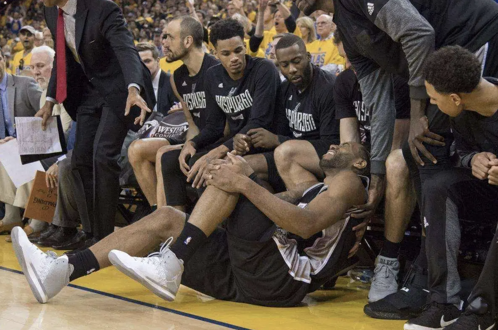 nba为什么有的人老受伤(库里不止一次受害？盘点近十年那些改变NBA格局的“意外受伤”)