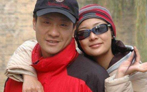 离婚13年后，连奕名和陈佳妍的生活状况有何不同？