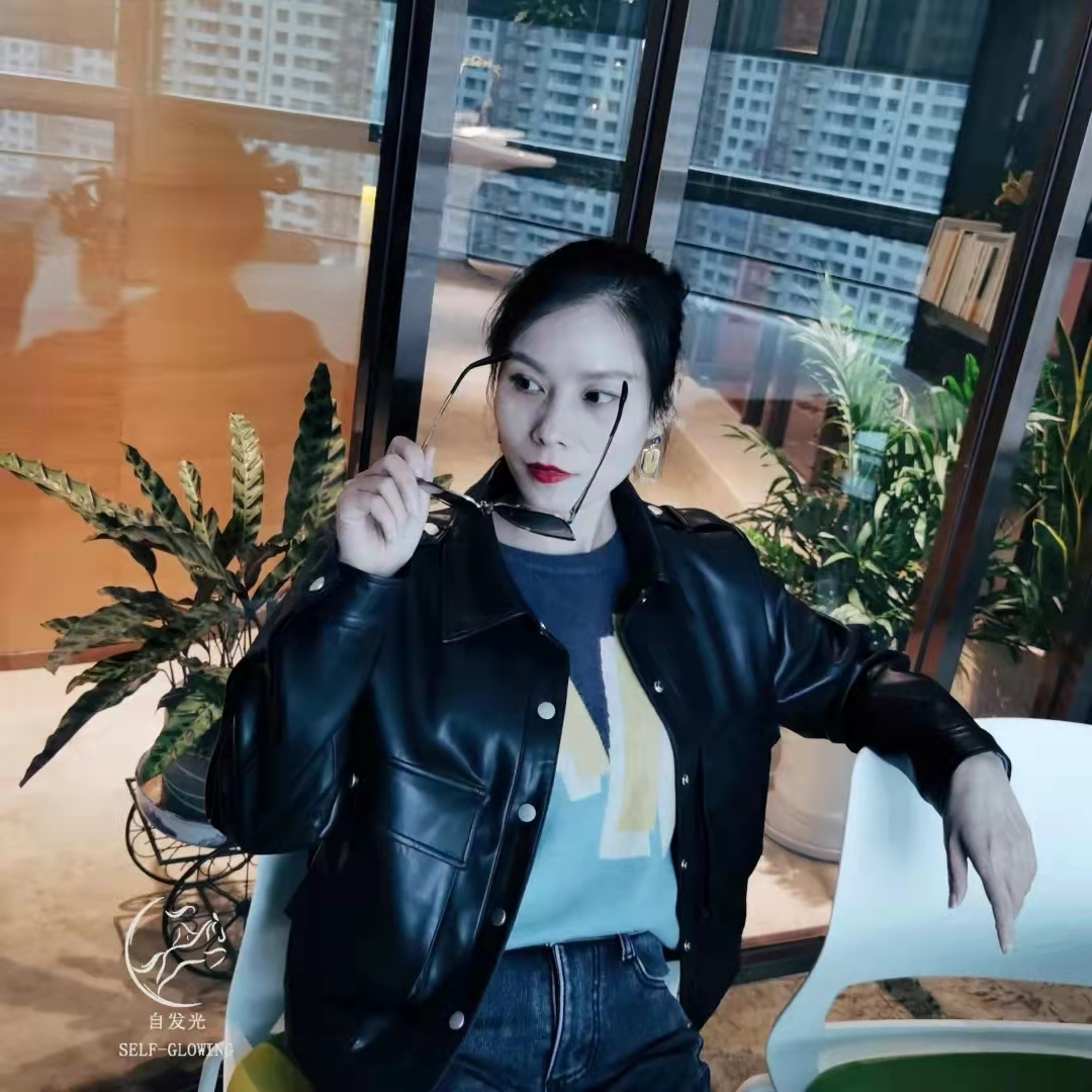 39岁的金莎甜美如初，网友：对她永远有18岁的滤镜，她凭什么？