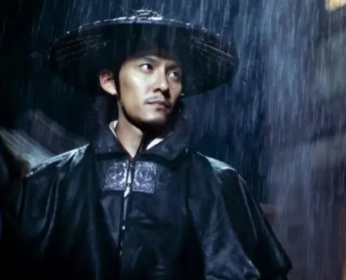 穿飞鱼服我只服这11位男星！穿上后个个化身为万人迷，霸气侧漏