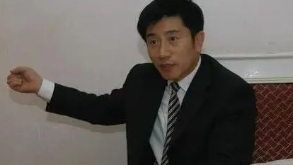 东北“巨骗”陈相贵陨落史：开悍马买182万手机号，08年锒铛入狱