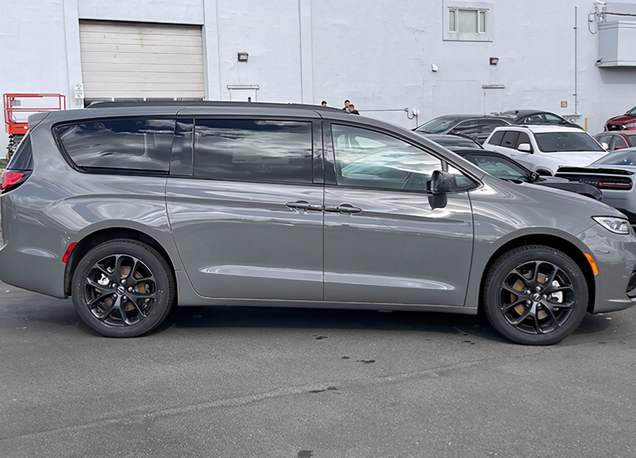 克莱斯勒大捷龙配件(克莱斯勒大捷龙配置参数)