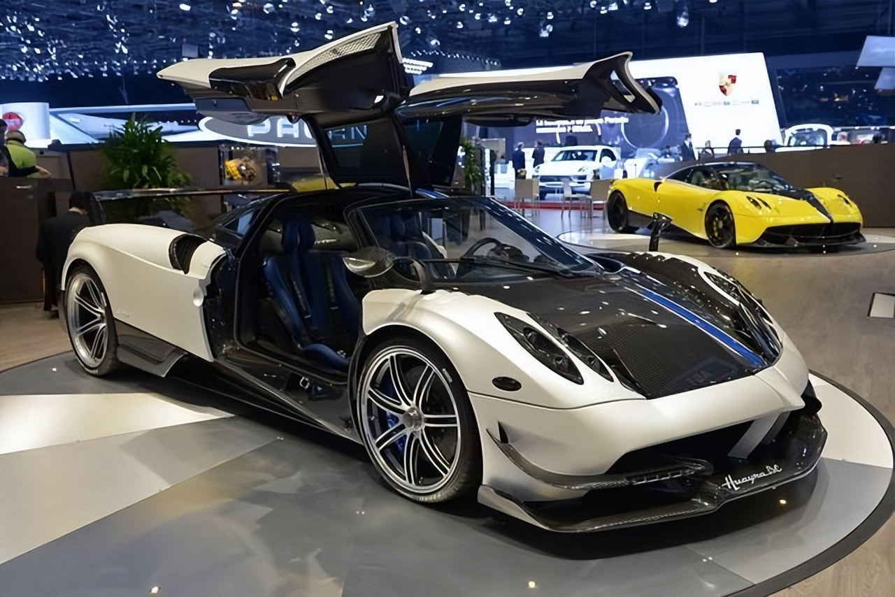 帕加尼 huayra 鑰匙帕加尼huayra鑰匙是一個小型的鋁合金車模,除了能