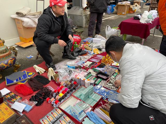 买旧物也上瘾：逛不够的古玩市场，新发现的日瓷仓库