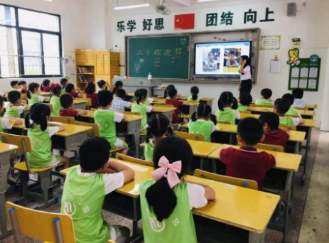 小学生写“人生规划”，把未来道路安排得很明白，计划32岁得诺奖