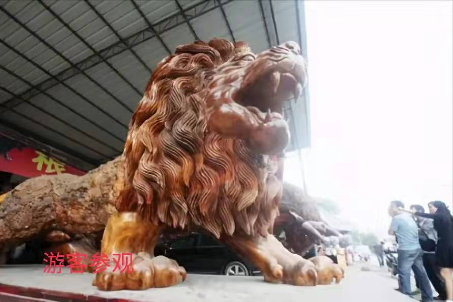 广西男子雕出15米“雄狮”，富豪出价300万都不卖，却闲置在仓库