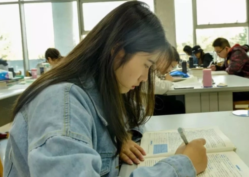 同样是考上专科，“高考和单招”有很大差距，高三生别不以为然