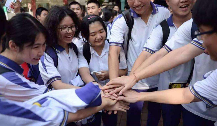 为何每年高考前夕，“避孕药”销量剧增，资深班主任含泪说出实情