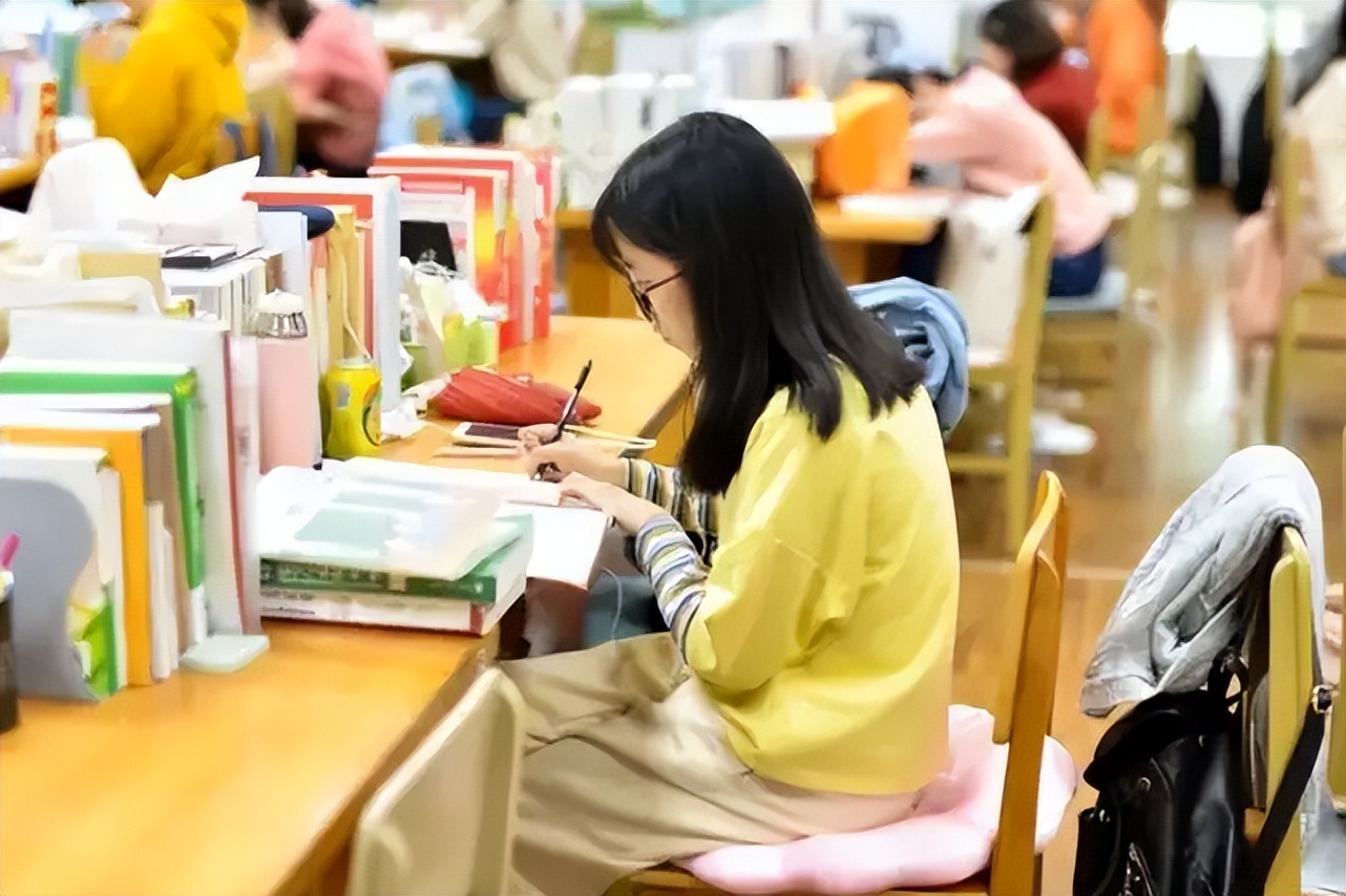 研究生才有的“隐藏福利”，本科生羡慕不已，难怪考研热度这么高