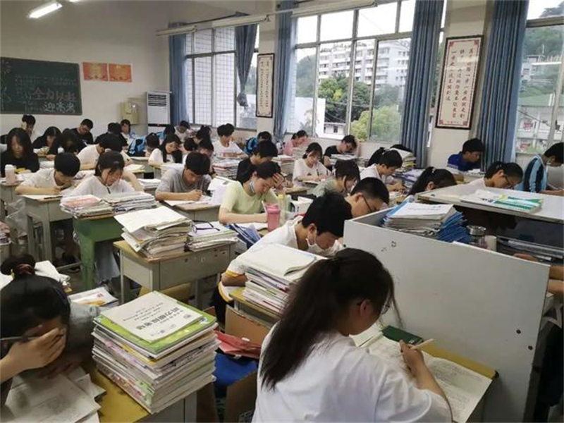 “学神”王端鹏：高考成绩749，仅差一分满分，怎么做到的？