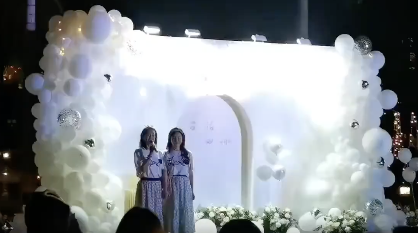 章子怡在三亚庆生，被网友大赞超级随和，儿子模仿妈妈许愿萌态足