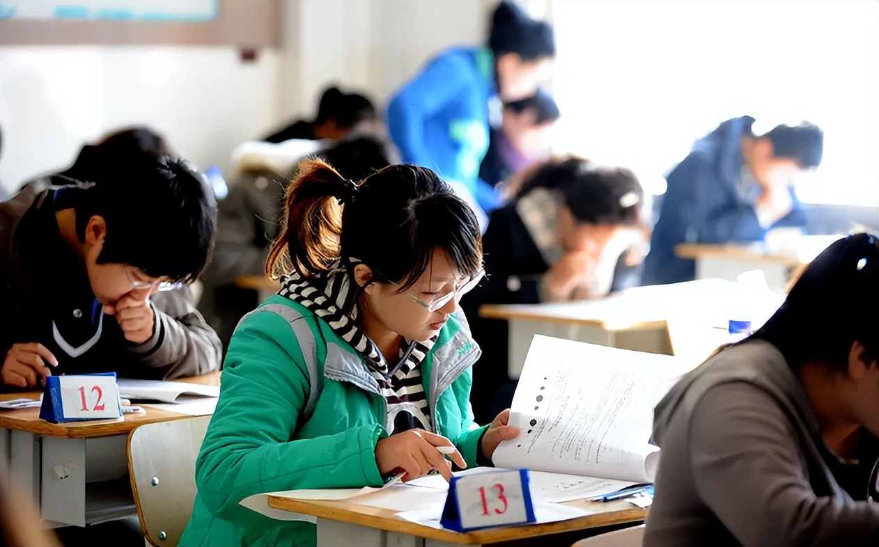 “民转公”大致敲定，民办学校老师面临就业难题，官方给指出方向