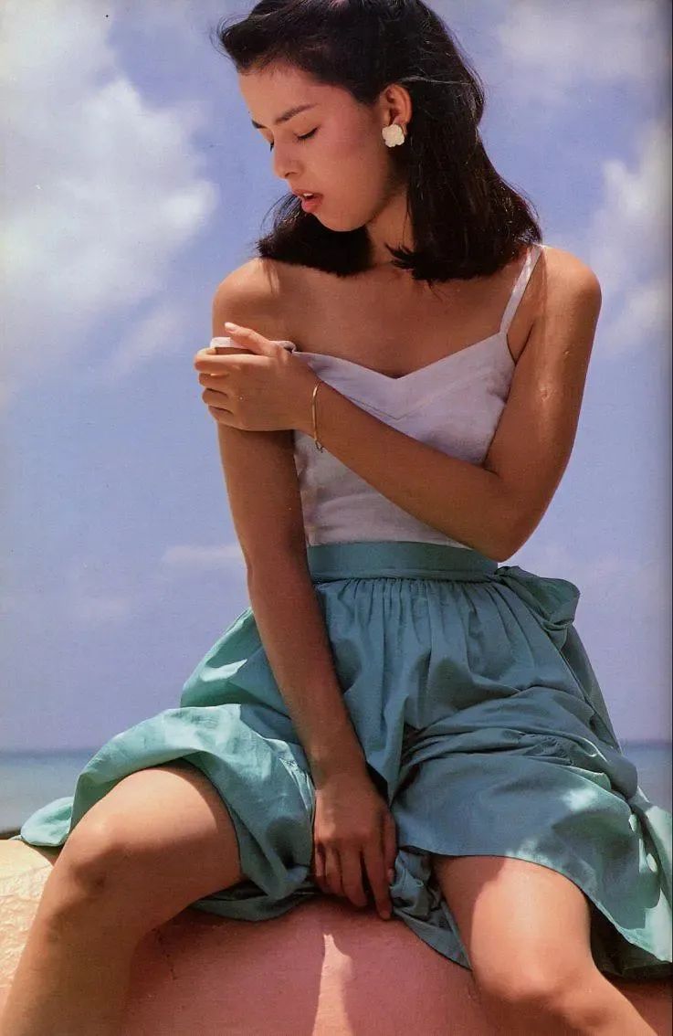 她是昭和顶级美人，美貌惊为天人！63岁至今未婚，优雅爆棚