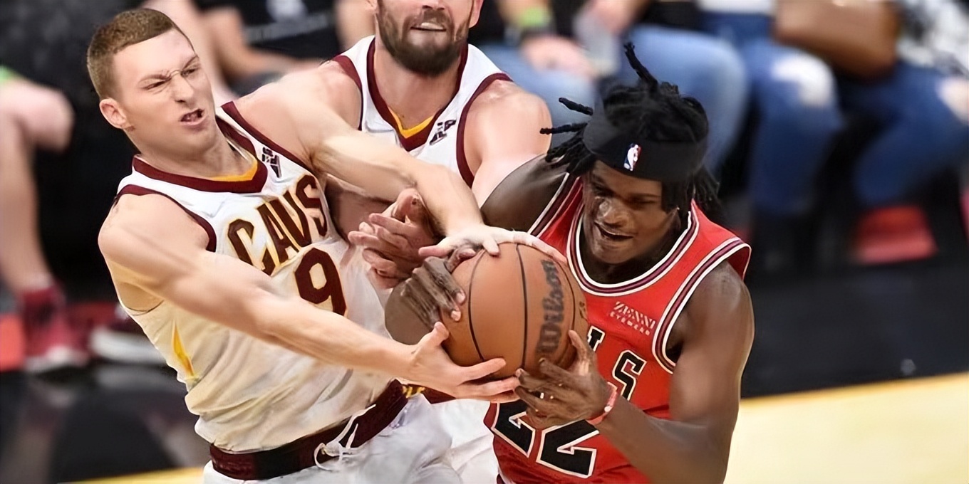 nba有哪些球员无球可以打(在篮网打球卖力，拿到20分21板的阿利兹-约翰逊，如今却无球可打)