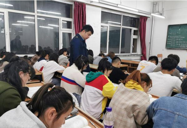 中小学寒假时间定了，大部分省市放假提前，一省确定推迟