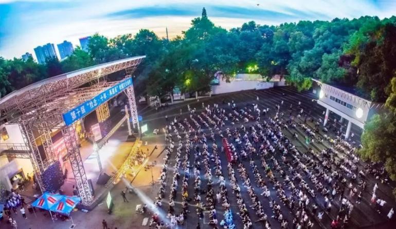 刷屏！多部热门影视剧在此取景，湖北“高颜值”大学火了，风景绝美！