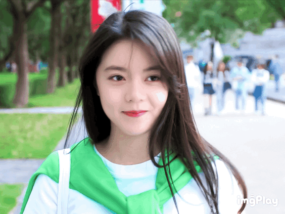 互联网美女真的太多了！杨幂身材大杀四方，赵今麦长大了这么美？