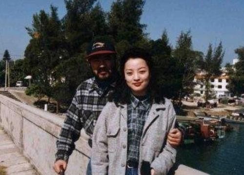 “著名导演”张纪中：三婚娶80后美娇娘，他的人生真的完美了？