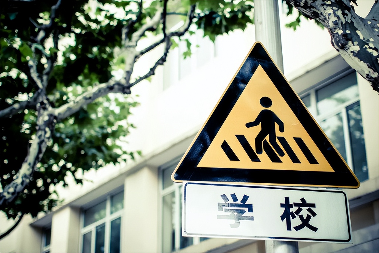 “民转公”大致敲定，民办学校老师面临就业难题，官方给指出方向