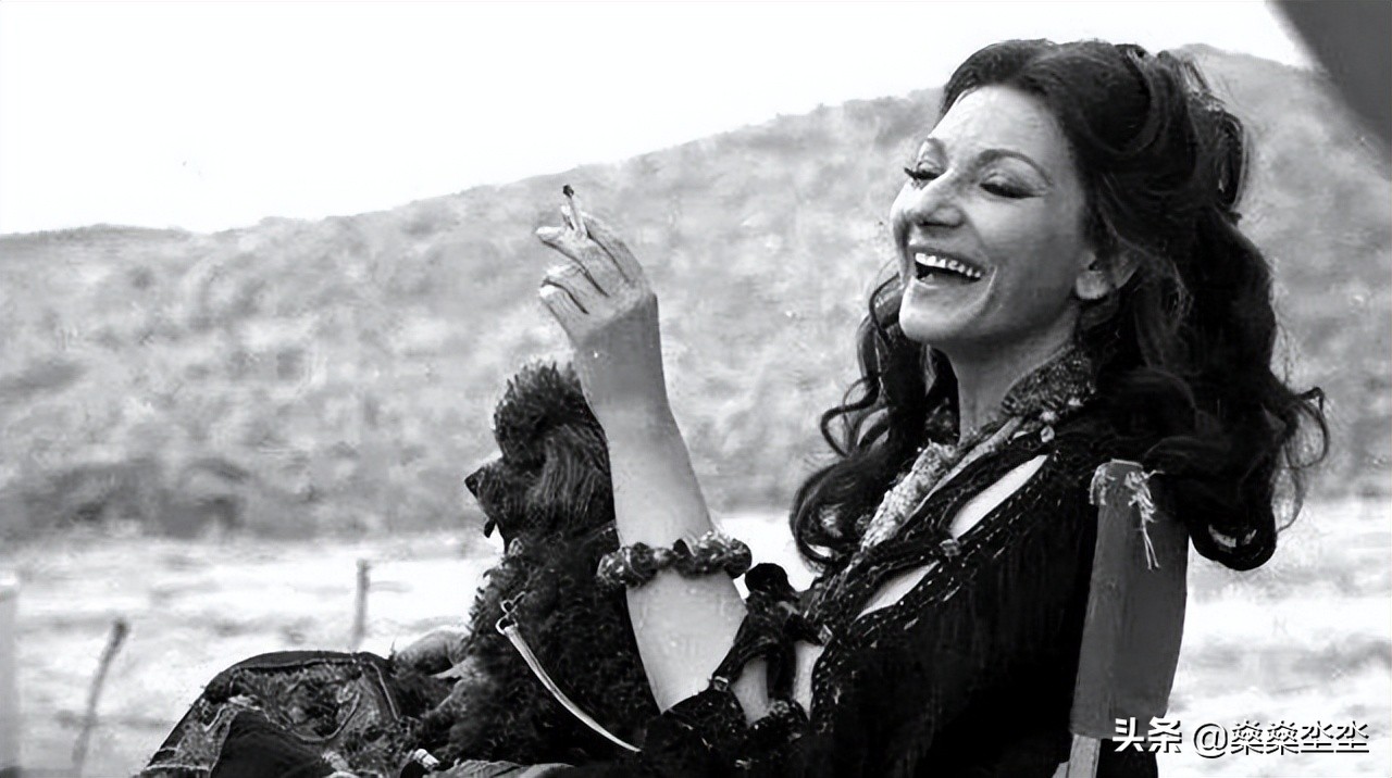 20世纪最伟大的女高音歌唱家玛丽亚·卡拉斯，为爱心碎而死