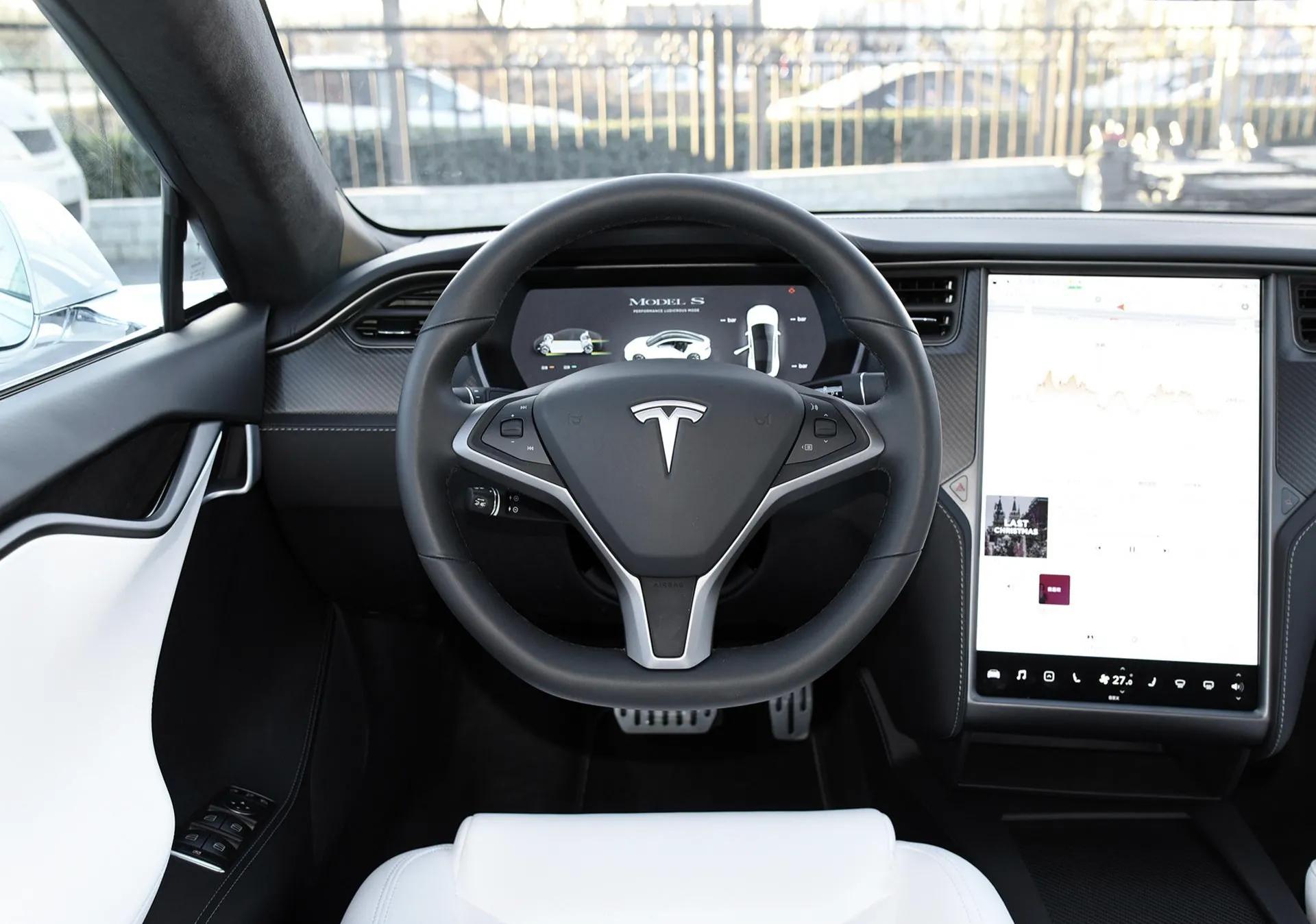 特斯拉回应林志颖出车祸 特斯拉S提车一个月 有几件事我非常不满意