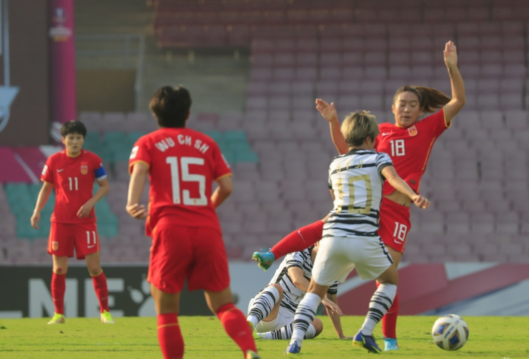 中国3比0韩国(再夺亚洲杯！中国女足史诗级大逆转！两球落后补时3比2绝杀韩国)