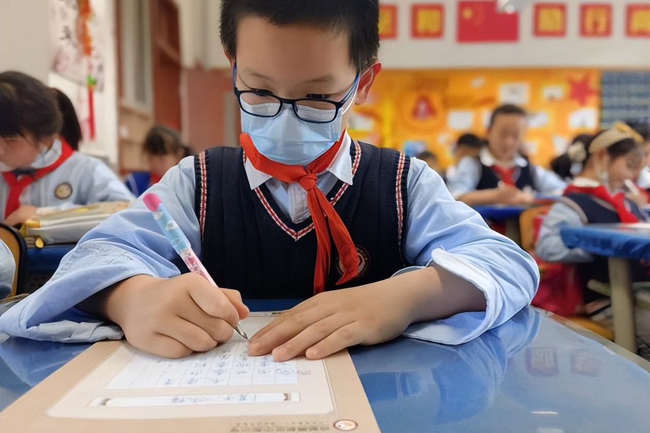 中和小学举行2022年春季学期语文素养系列活动之“硬笔书法比赛