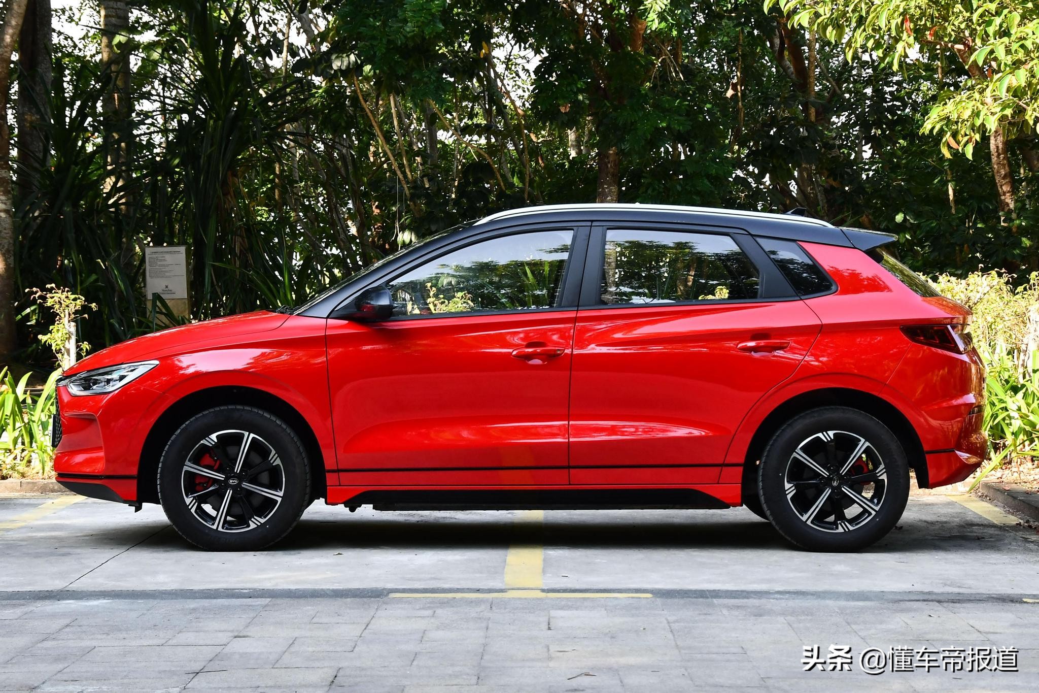 新车｜“买菜车”也能玩运动范？试驾体验2021款比亚迪e2