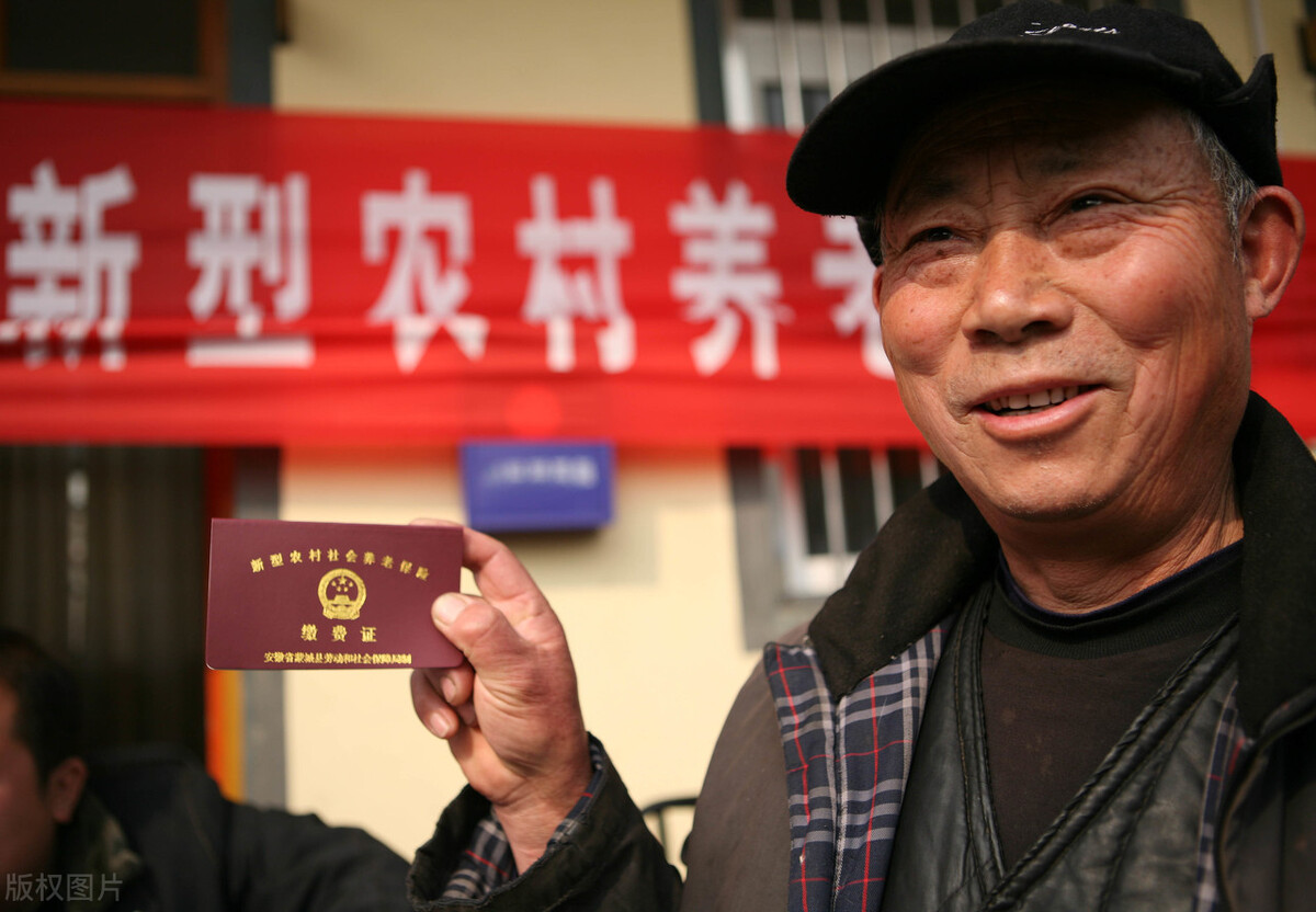 农村养老保险每年交500元够不够养老？交哪一个档次比较划算？