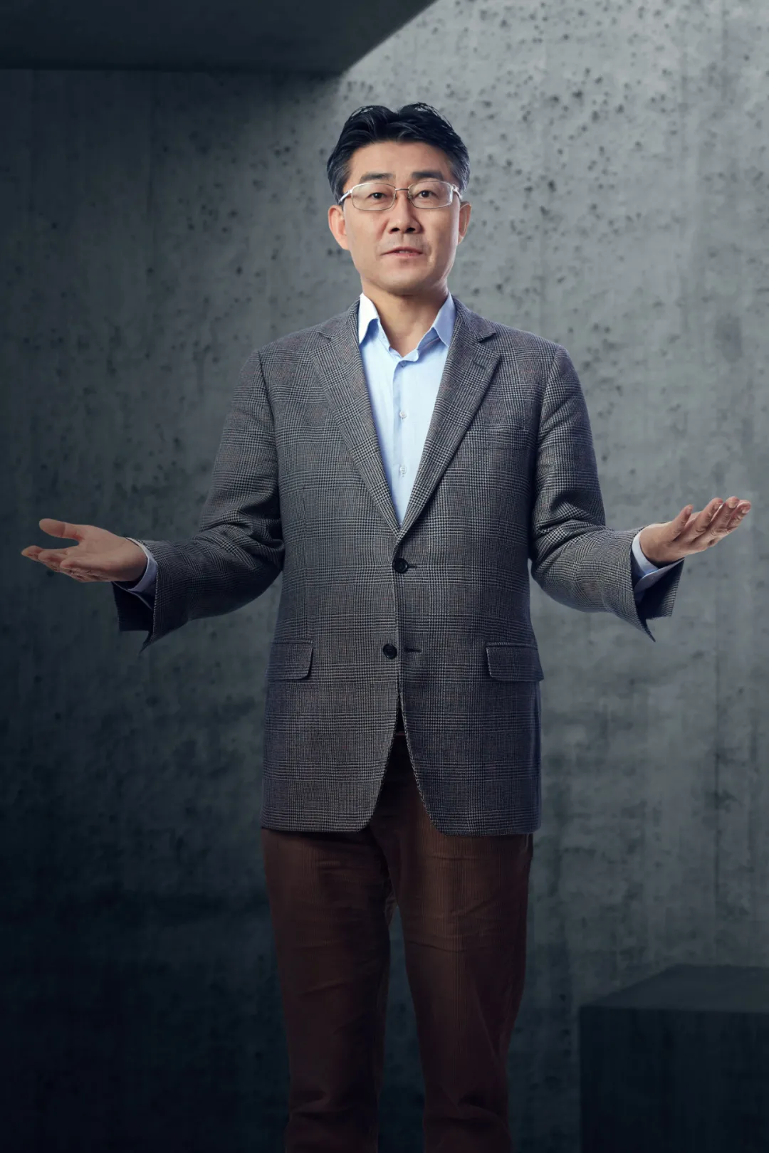 致敬温和而坚定的前行者，高福、陈东升、苏炳添、罗翔等上榜2021年度影响力人物