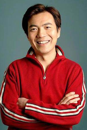 54岁足球解说员黄健翔：二婚15年，仍愧对前妻、亏欠女儿