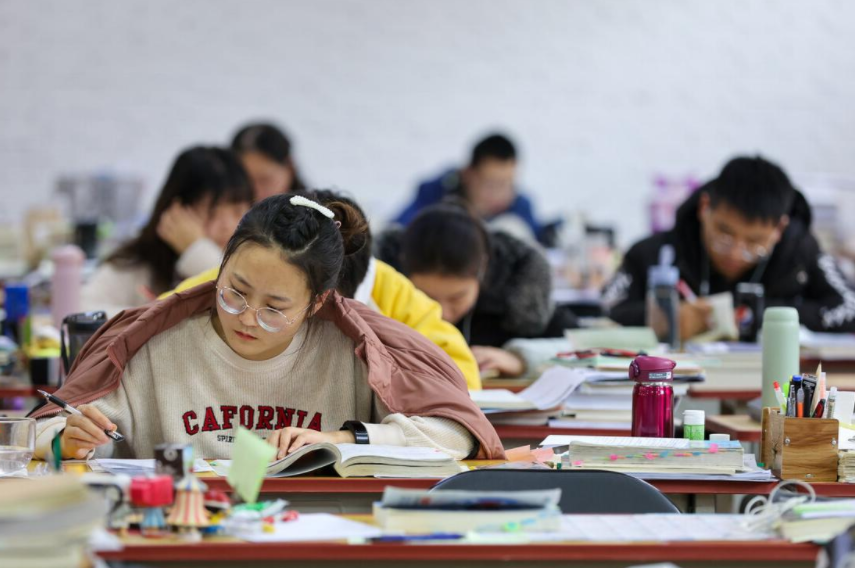 考研高校“白名单”，这些985、211不歧视本科，复试公平易上岸