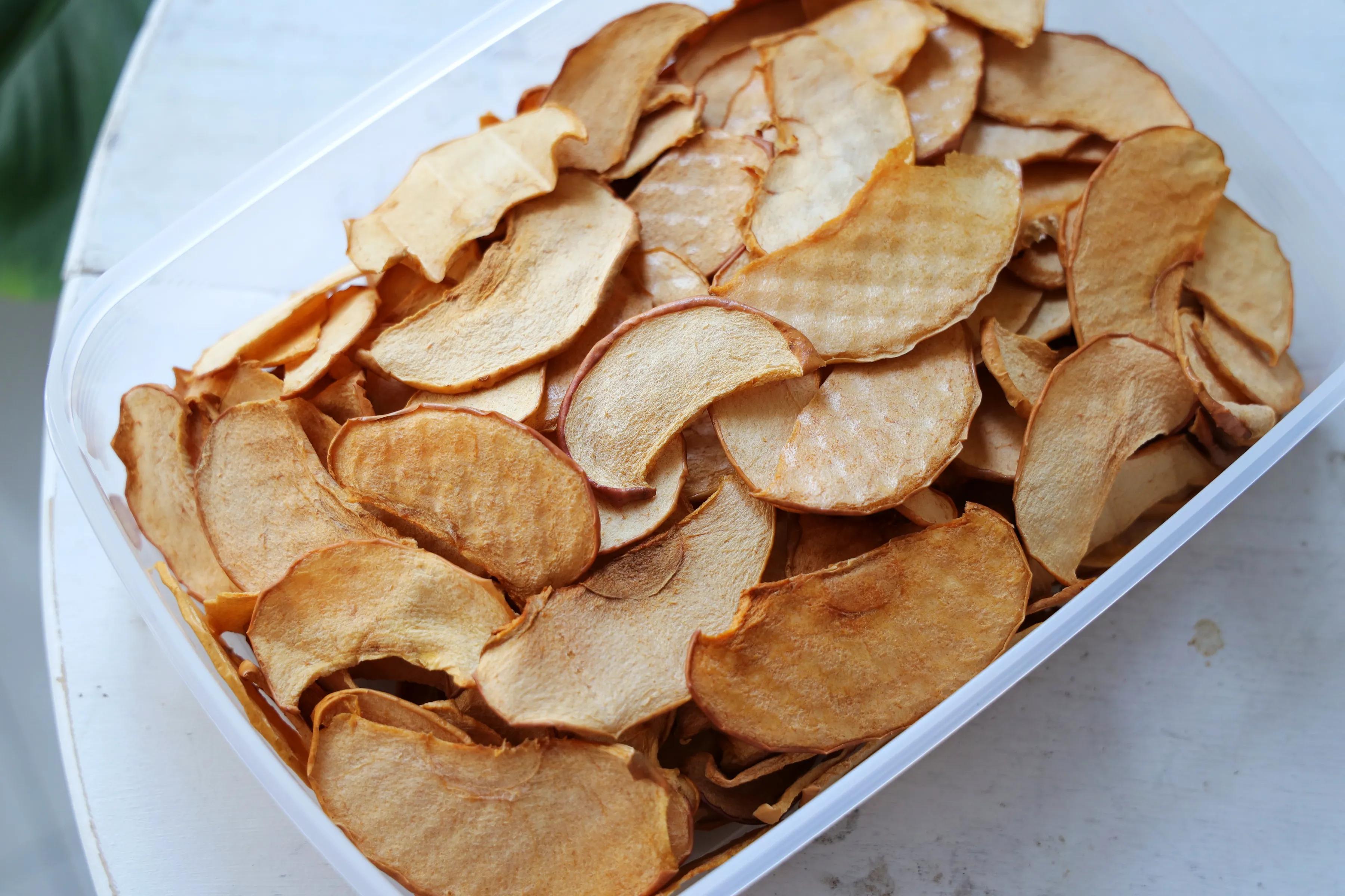 苹果别直接吃了，简单一步做成小零食，酸酸甜甜嘎嘣脆，超好吃