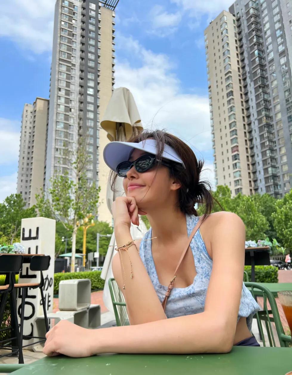 杨釆钰这小酒窝真迷人