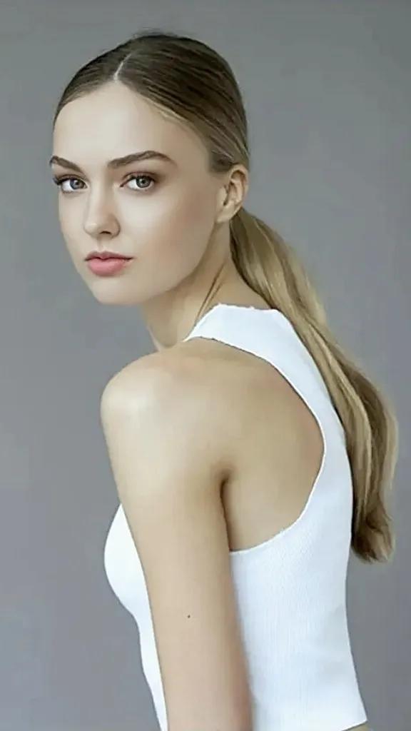 《支离破碎》女演员莉莉·库拉格