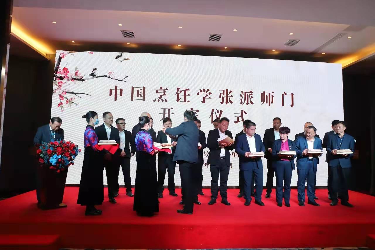 致河南餐飲人的一封信：心懷微光，向陽(yáng)生長(zhǎng),，2022年我們攜手逐光而行