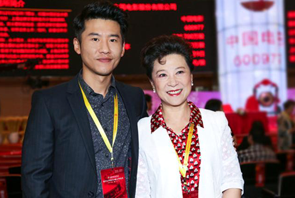 《金光大道》上映47年，多张主演张国民、王馥荔的合照曝光，罕见