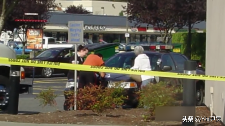 曾轰动美国的银行抢劫案，由于案件设计绝妙，劫匪被抓后成了名人